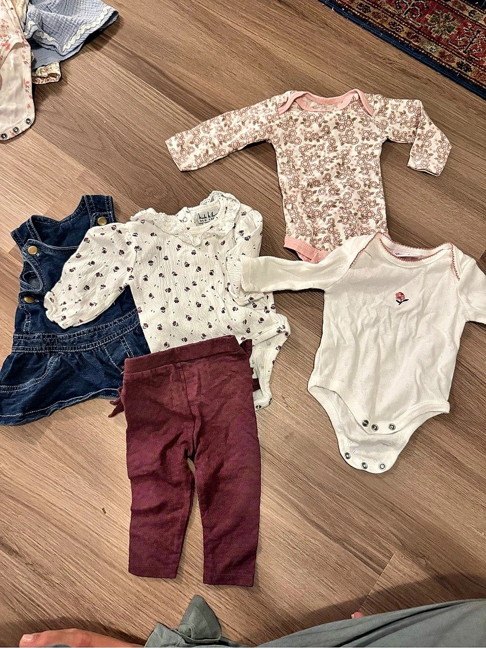 0-3 mo baby girl clothes lot